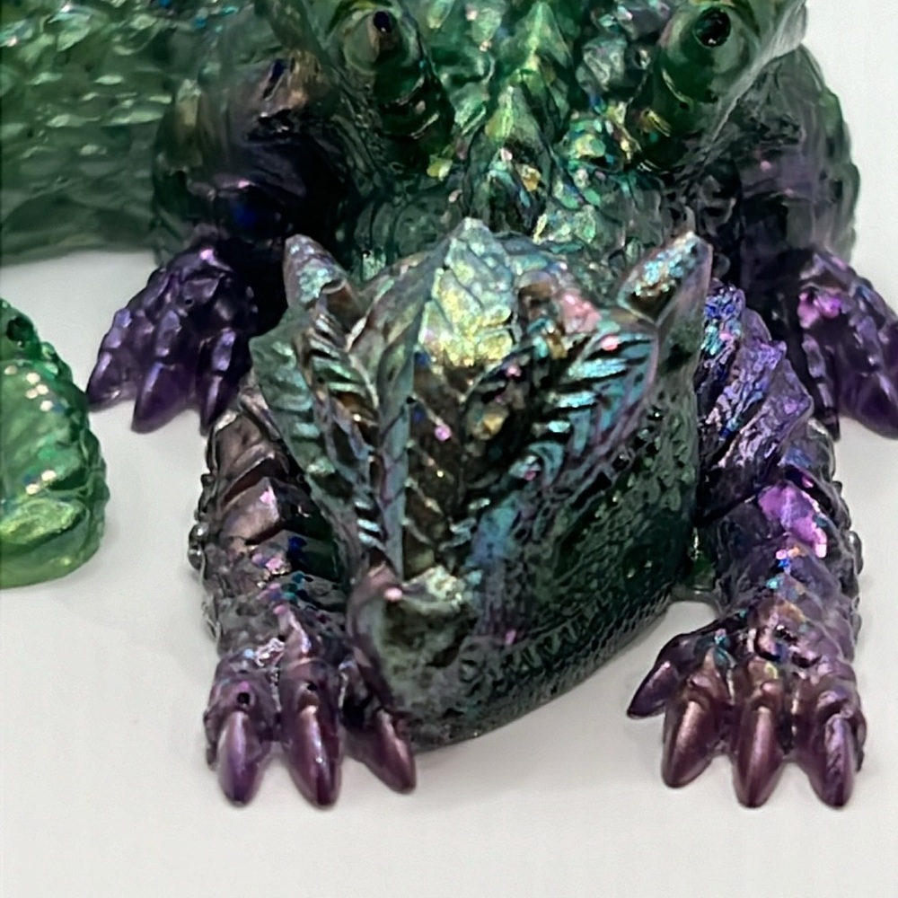 Dragon figurine / sculpture in green and purple - Picture 2 of 11
